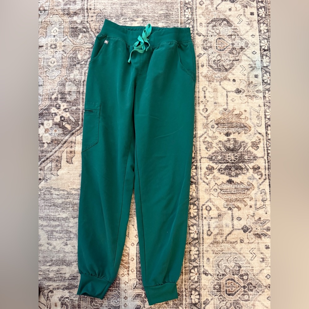 Figs Women's Hunter Green Zamoras